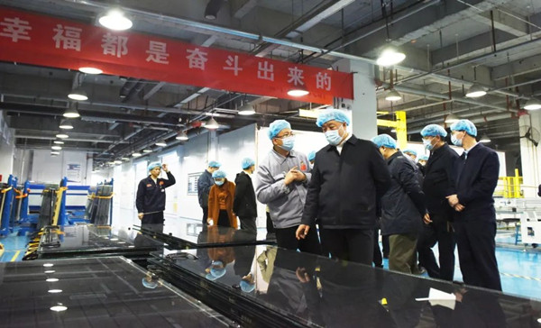 河北省工信厅党组书记付振波到红桃国际集团参观考察