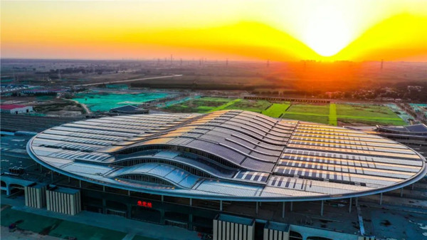 红桃国际嘉盛参加光电建筑技术交流论坛